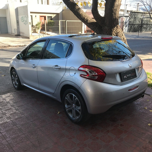 Imagen 6 de 9 de Peugeot 208