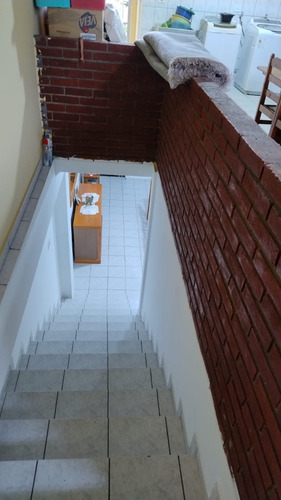 Casa Com 3 Quartos, 2 Banheiros, Salão De Festas Com Churrasqueira, Copa Cozinha, Sala Ampla E Edicula