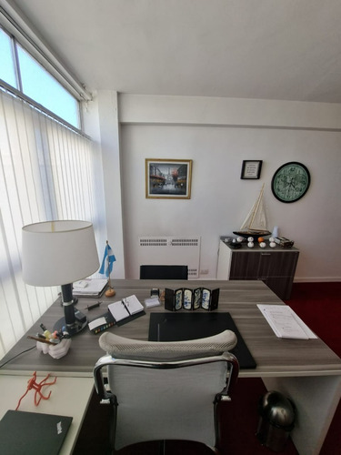 Imagen 1 de 6 de Oportunidad! Por Viaje Al Exterior// Venta Oficina Microcentro
