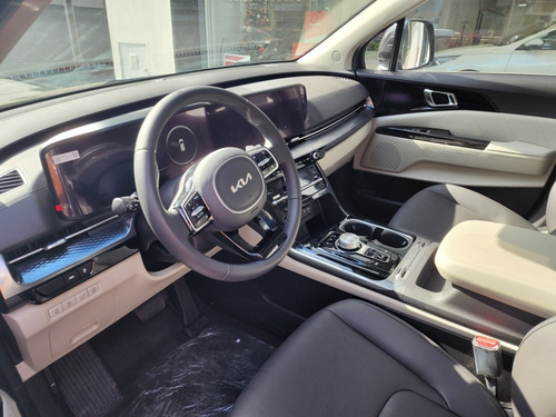 Imagen 9 de 25 de Kia Carnival 2023 2.2 Crdi Premium Avn