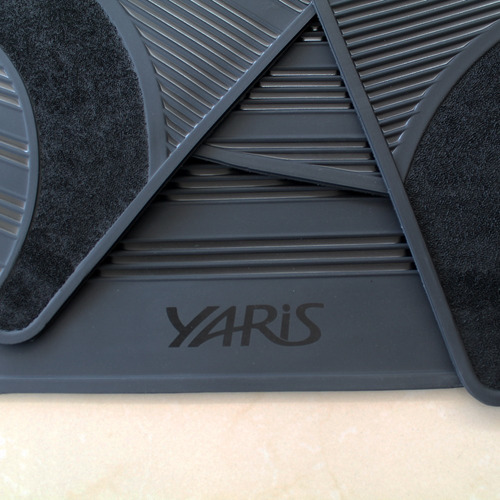 Tapetes Originales Yaris Toyota 2005 A 2022 Logo 2d