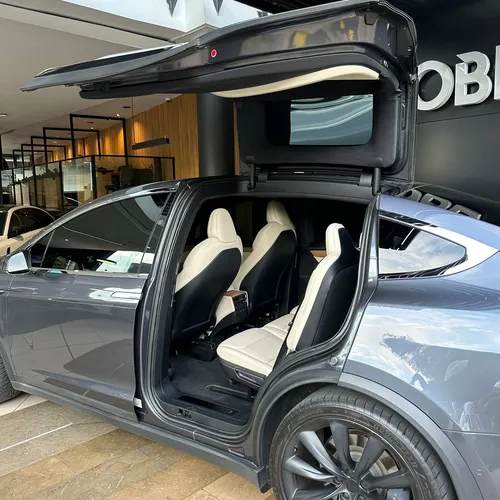 Tesla Model X Long Range Plus