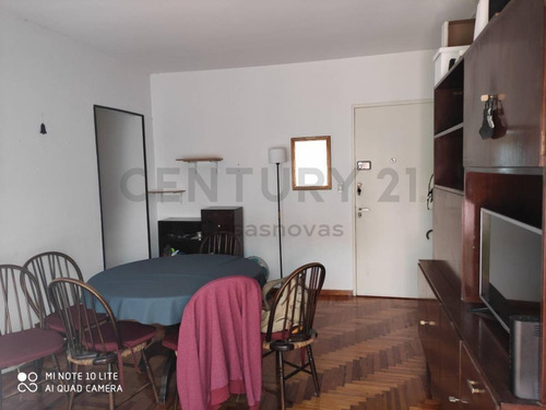 Imagen 4 de 14 de Departamento 3 Amb, 1ro Por Escalera Con Balcon, Excelente Estado