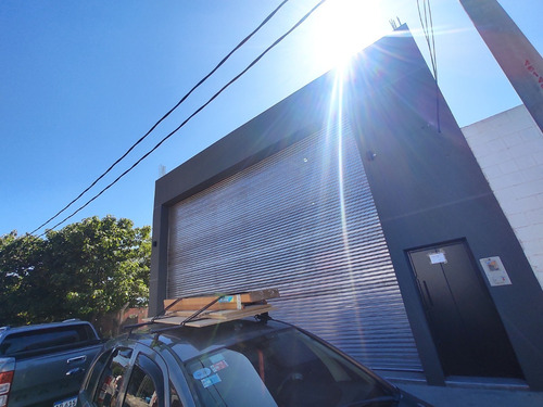 Imagen 2 de 12 de Local Comercial En Zona Inmejorable. Barrio Parque, Ing Allan. 1282 Y 1211