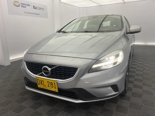 Volvo V40 2.0 T4 Drive-E R-DESIGN AT