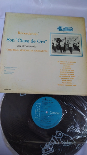 Son Clave De Oro Con Sus Cantantes Recordando Disco De Vinil