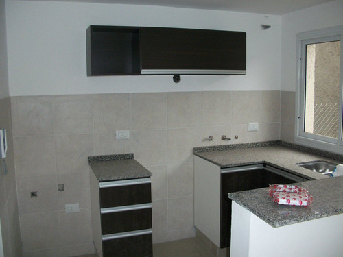 Villa Allende Centro En Housing , Alquiler 2 Dormitorios. Asador. Gas Natural