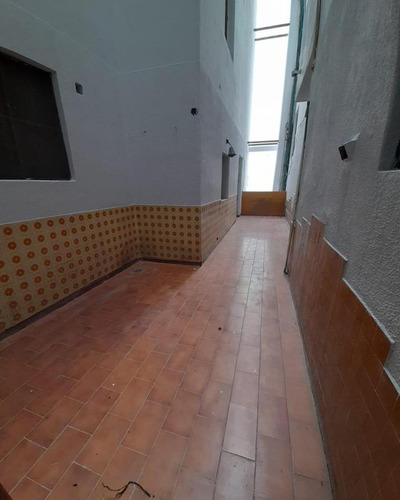 Venta - Departamento 4 Dormitorios 2 Baños - Calle Emilio Olmos