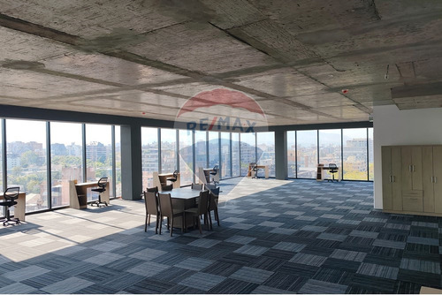 Oficinas En Planta Libre En Los Leones