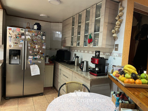 Casa En Venta De 5d Con Piscina, 180m2 Viila Esmeralda Talca