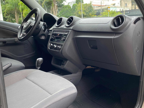 Imagem 7 de 14 de Volkswagen Voyage 1.6 Vht Comfortline Total Flex I-motion 4p