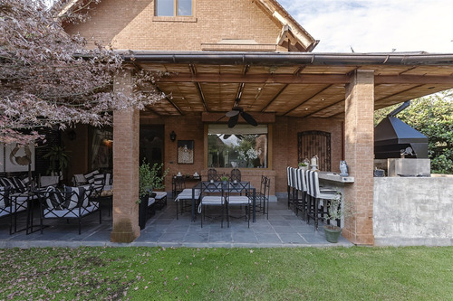 Casa En Venta De 4 Dorm. En Lo Barnechea