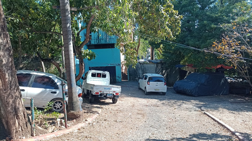 Casa Con Terreno Amplio
