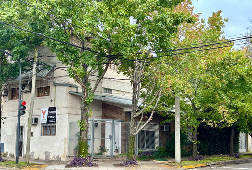Casa Siete Ambientes Con Local Comercial Independiente