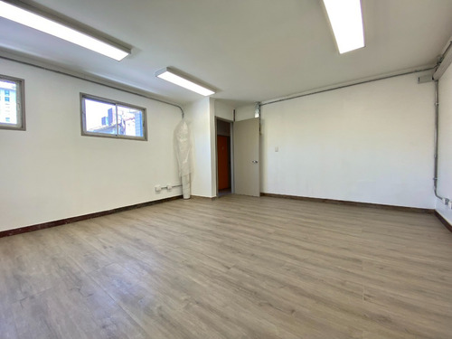 Arriendo De Espacios De Trabajo / Oficinas / Co-work / Ñuñoa
