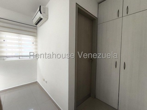 Apartamento En Alquiler Las Chimeneas Valencia 25-22457 LG