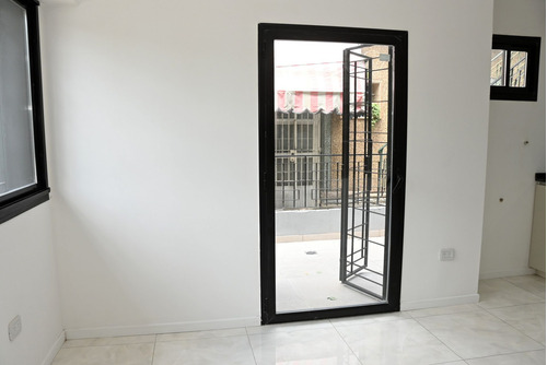 Casa 3 Amb Reciclada Con Terraza Y Quincho-permuta