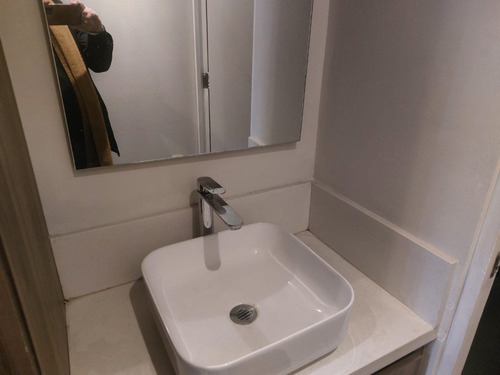 Metro Alcantara/oficina En Fino Edificio Aaa Como Nueva..
