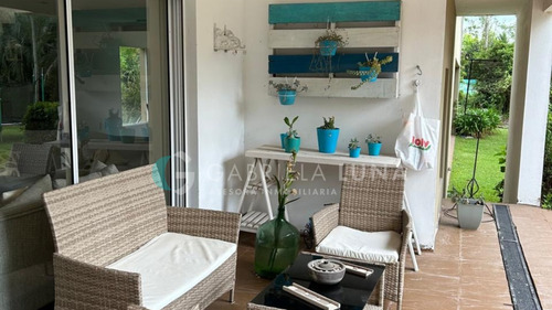 Casa En Venta En Campos De Roca - Lote 1600 M² - Corredor Ruta 2
