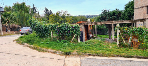 Lote Con Proyecto Para 2 Deptos Y 107m2 Construidos Actualmente. Asfalto Todos Los Servicios