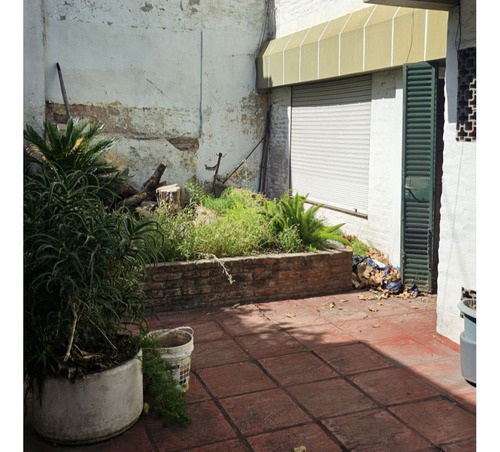 Casa A Reciclar | Morón Centro A 3 Cuadras Estacíon | Excelente Ubicación Estatregica