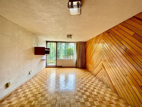 Casa Para Remodelar Con Jardín Y Vista Arbolada