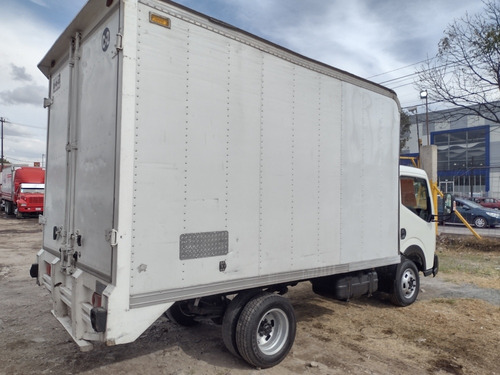 Imagen 5 de 14 de Nissan Cabstar 2.5 3.8 Ton Hd Extendida Ac