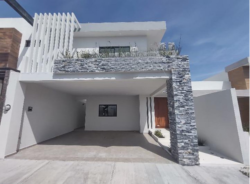 Casa En Venta En Veracruz Fracc. Lomas De La Rioja En La Riviera Veracruzana.