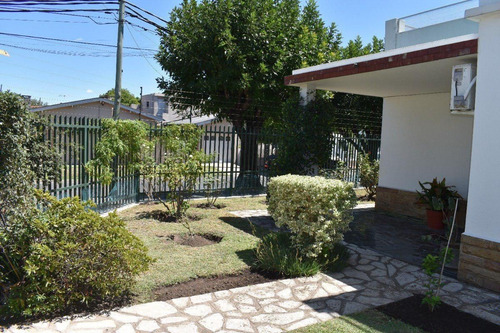 Imagen 20 de 29 de Casa En Venta - 2 Dormitorios 1 Baño - 209mts2 - Villa Santos Tesei