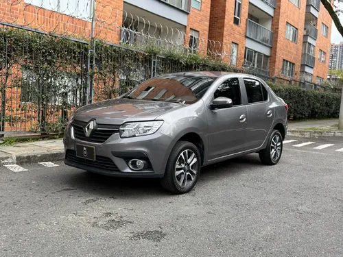 Renault Logan 1.6 Privilege / Intens
