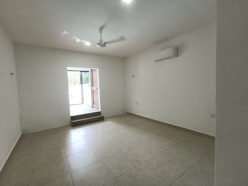 Venta De Casa De Un Piso En Baspul De 3 Recámaras, Semi Amueblada