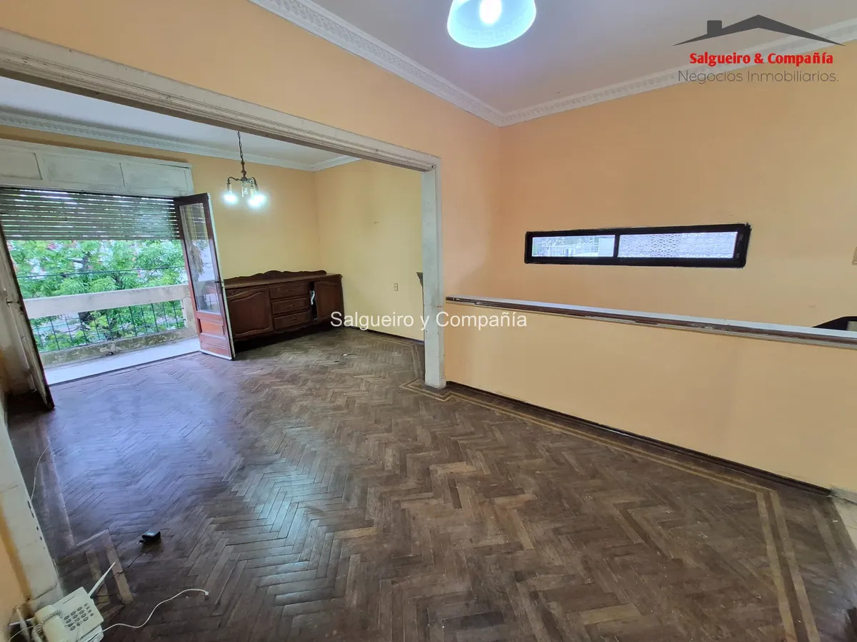 Casa De Altos De 2 Dormitorios En La Teja. Lugar Para Auto, Balcón Y Terraza. Sin Gastos Comunes · Foto 3