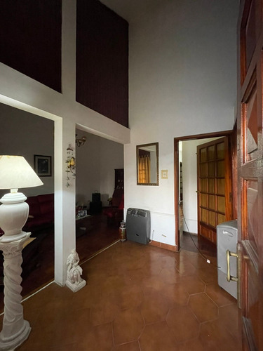 Oportunidad!!! Casa 4 Dorm, Cochera P/3 Vehiculos, C/pileta B° Ayacucho