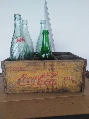 Caja De Coca Colá Antigua De Madera 