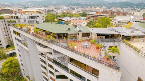 Imagen 21 de 25 de Mls #23-213 Único, Exclusivo E Inigualable Penthouse De Dos Niveles En La Mejor Ubicación De Los Chorros, Son Aproximadamente 1000 Mt 2 Con Excelente Distribución, Y De Un Gusto Impecable. Afm