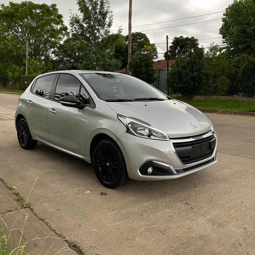 Peugeot 208 1.6 Allure