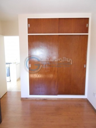 Venta Departamento Un Dormitorio - Balcon Contrafrente Y Terraza Exclusiva Con Parrillero - San Luis 3100