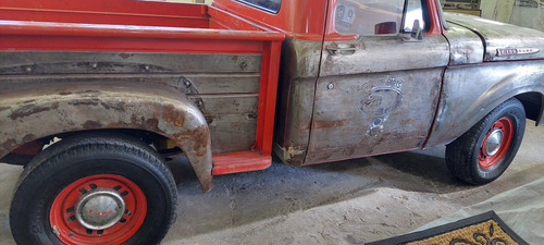 Ford F-100 4.2 V8