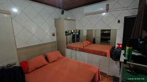 Vendo Terreno Com Duas Casas