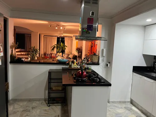 Apartamento En Venta En Conquistadores. Cod V12715