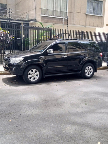 Bella Camioneta Toyota Fortuner 2011 Unico Dueño