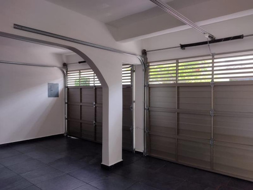 Imagen 3 de 12 de Casa Sola En Venta Venta En Fraccionamiento Reforma, Veracruz,ver.