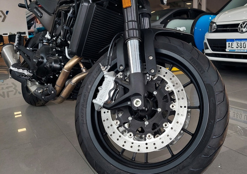 Imagen 12 de 18 de Benelli Leoncino 502 0km