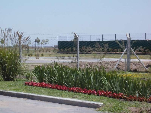 Lote Con Fondo A La Laguna En Club De Campo Santa Rita. Canning-san Vicente.