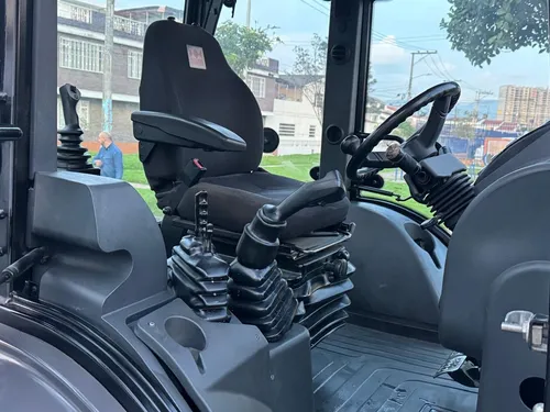 Retroexcavadora Terex Mecalac Tlb990