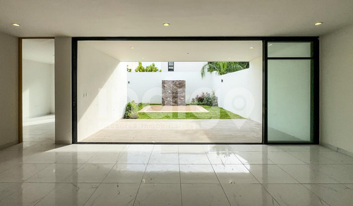 Casa En Venta En Mérida En Privada Parque Natura, Sitpach