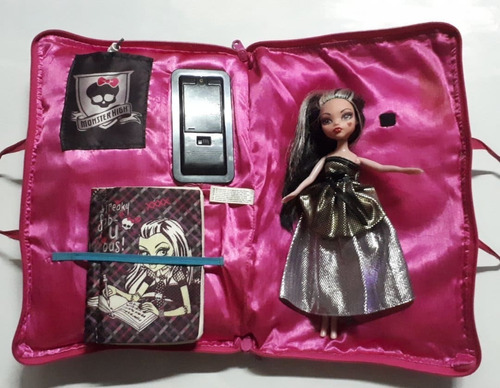 Monster High Coussin A Secret + Clawdeen Wolf