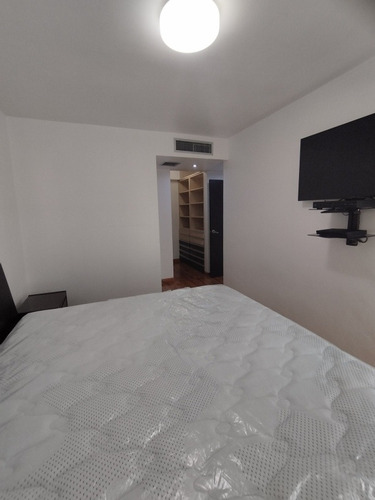 Imagen 8 de 17 de Moderno Apartamento En Alquiler Amoblado En El Rosal 80mts