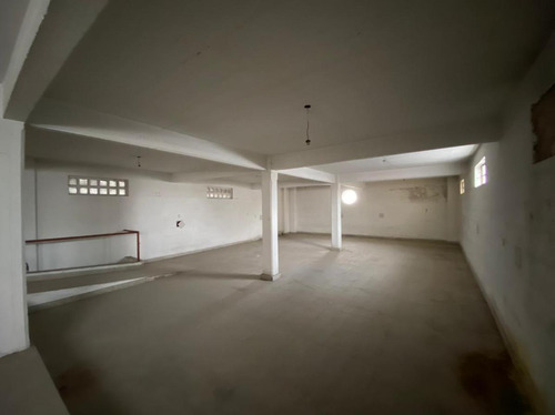 Terreno Doble Frente En Venta Sobre Av San Martin, Paternal - 4.300m2 Vendibles