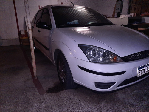 Ford Focus 2004 2.0 Ghia